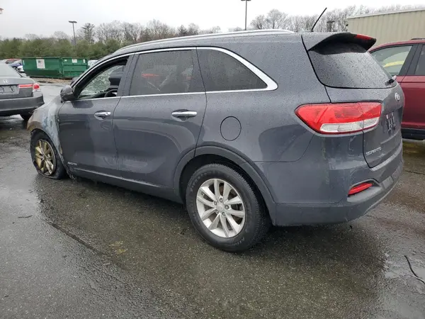 5XYPGDA52HG247828 2017 KIA SORENTO - Image 2