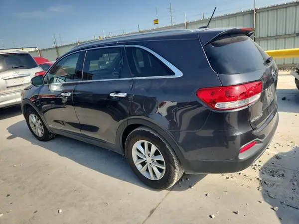 5XYPGDA52HG275645 2017 KIA SORENTO - Image 2