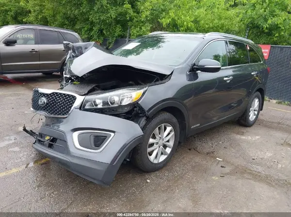 5XYPGDA52HG291151 2017 KIA SORENTO - Image 2