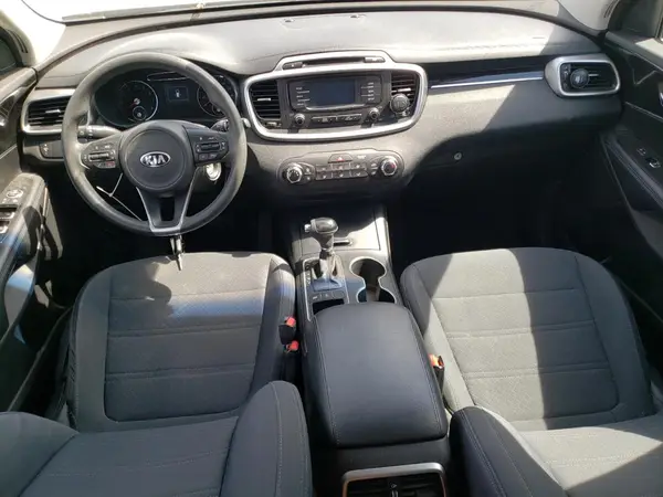 5XYPGDA52HG291358 2017 KIA SORENTO - Image 8