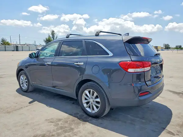 5XYPGDA52HG292350 2017 KIA SORENTO - Image 2