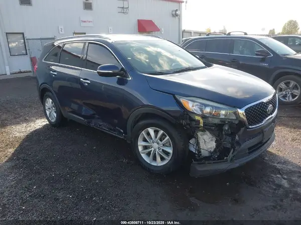 5XYPGDA52HG308580 2017 KIA SORENTO - Image 1