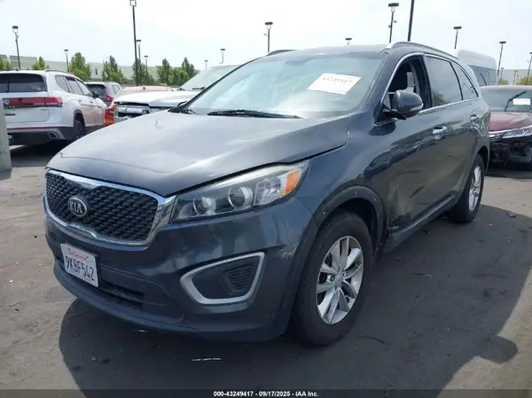 5XYPGDA52HG315612 2017 KIA SORENTO - Image 2