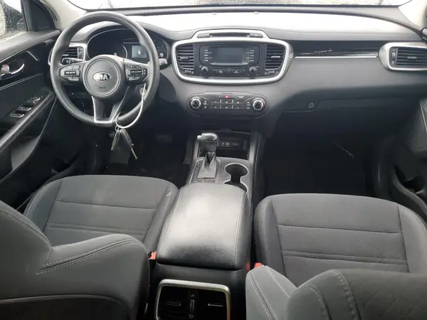 5XYPGDA52HG316078 2017 KIA SORENTO - Image 8