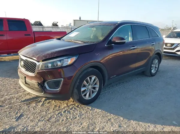 5XYPGDA52HG326044 2017 KIA SORENTO - Image 2