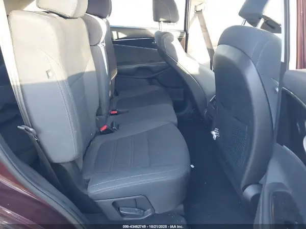 5XYPGDA52HG326044 2017 KIA SORENTO - Image 8