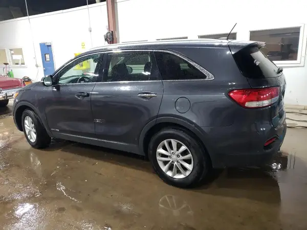 5XYPGDA52HG329929 2017 KIA SORENTO - Image 2