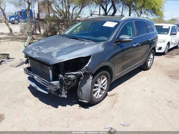 5XYPGDA52HG331342 2017 KIA SORENTO - Image 2