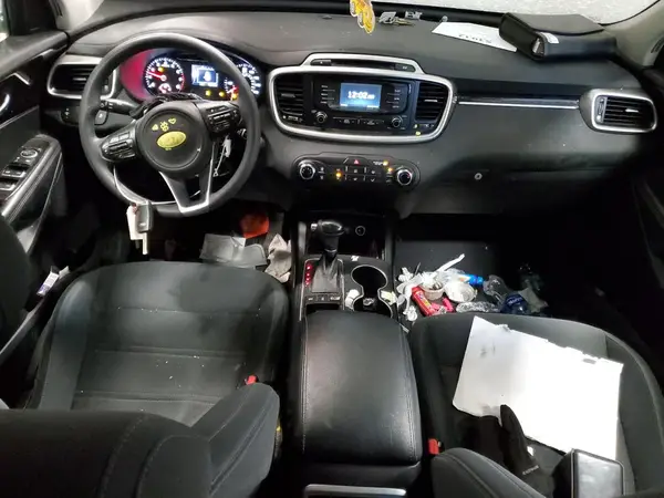 5XYPGDA52HG334256 2017 KIA SORENTO - Image 8
