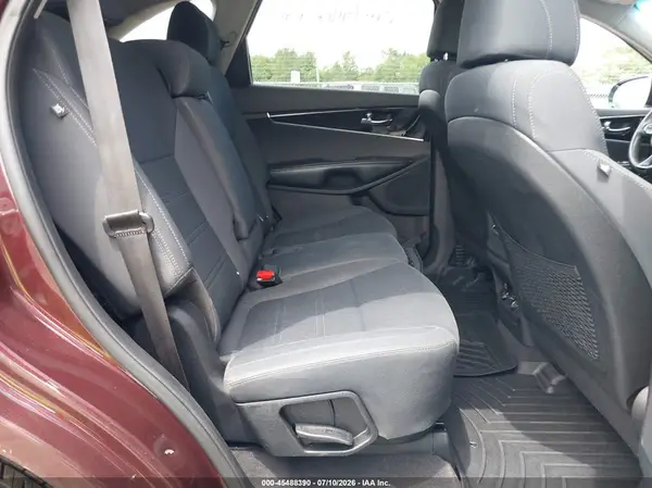 5XYPGDA52HG335472 2017 KIA SORENTO - Image 8