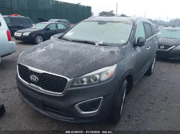 5XYPGDA52HG335617 2017 KIA SORENTO - Image 2