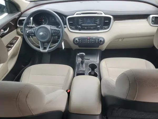 5XYPGDA52HG335858 2017 KIA SORENTO - Image 8