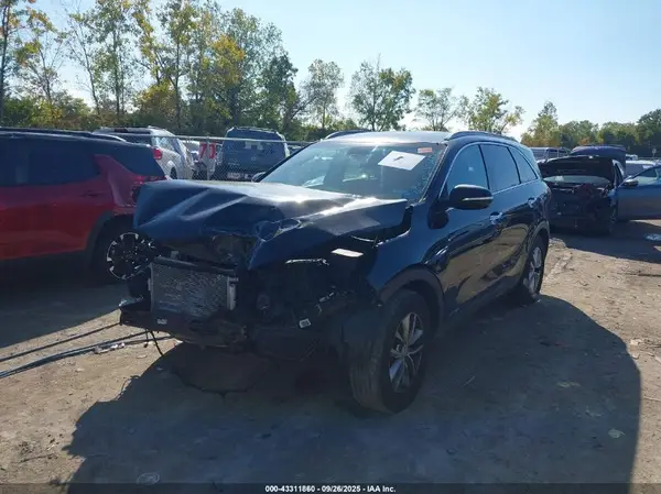 5XYPGDA52JG352956 2018 KIA SORENTO - Image 2
