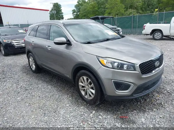 5XYPGDA52JG365934 2018 KIA SORENTO - Image 1