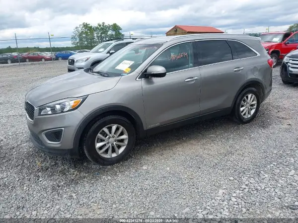 5XYPGDA52JG365934 2018 KIA SORENTO - Image 2