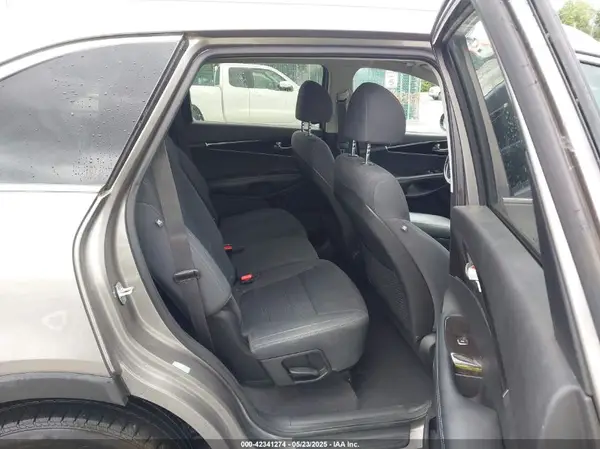 5XYPGDA52JG365934 2018 KIA SORENTO - Image 8