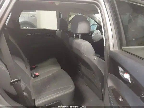 5XYPGDA52JG371894 2018 KIA SORENTO - Image 8