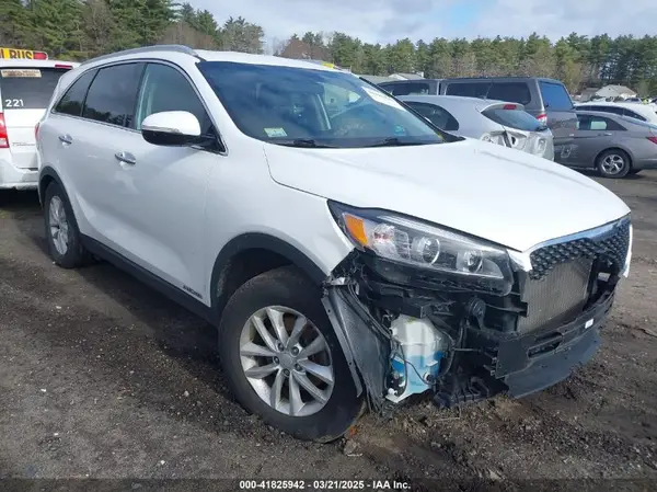 5XYPGDA52JG374276 2018 KIA SORENTO - Image 1