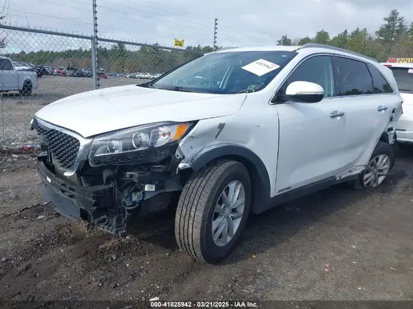 5XYPGDA52JG374276 2018 KIA SORENTO - Image 2