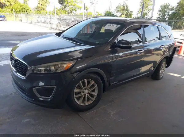 5XYPGDA52JG376657 2018 KIA SORENTO - Image 2
