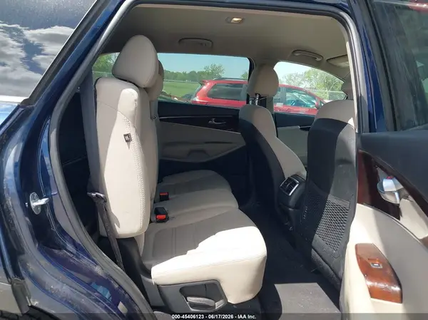 5XYPGDA52JG399310 2018 KIA SORENTO - Image 8