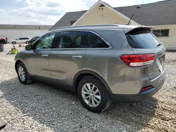 5XYPGDA52JG404571 2018 KIA SORENTO - Image 2