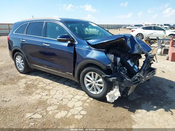5XYPGDA52JG416736 2018 KIA SORENTO - Image 1