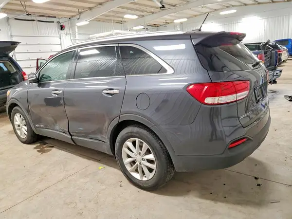 5XYPGDA52JG417238 2018 KIA SORENTO - Image 2