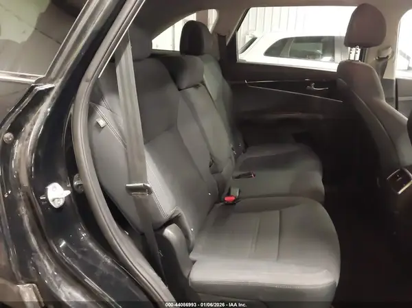 5XYPGDA52JG421855 2018 KIA SORENTO - Image 8