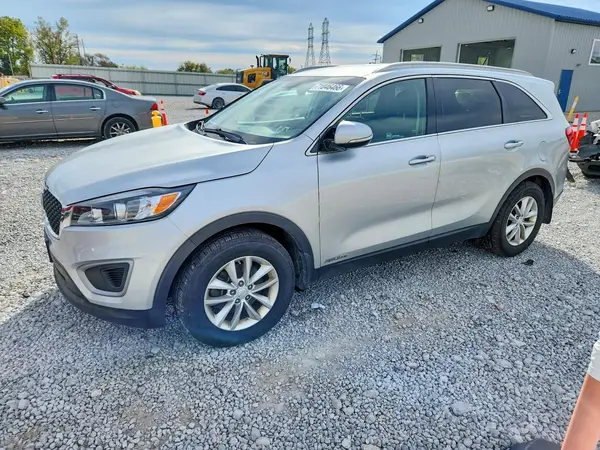 5XYPGDA52JG426084 2018 KIA SORENTO - Image 1