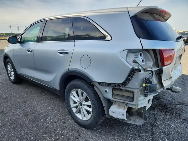 5XYPGDA52KG446921 2019 KIA SORENTO - Image 2