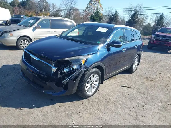 5XYPGDA52KG469521 2019 KIA SORENTO - Image 2