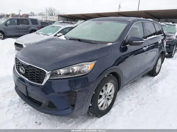 5XYPGDA52KG480499 2019 KIA SORENTO - Image 2