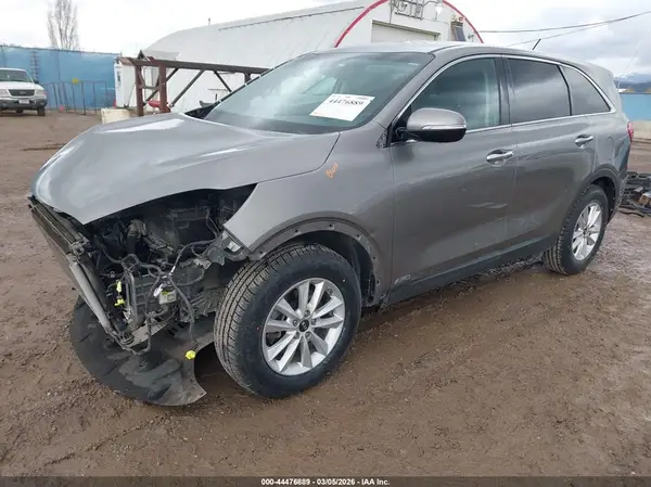 5XYPGDA52KG484407 2019 KIA SORENTO - Image 2