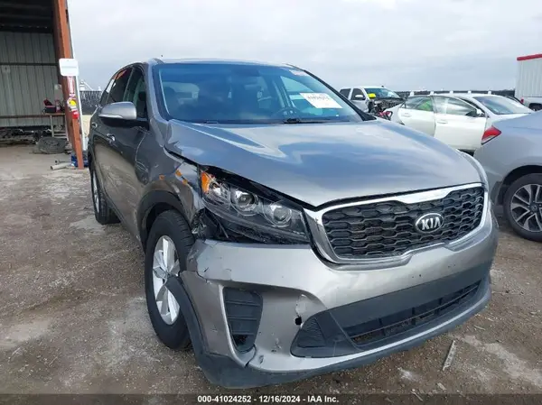 5XYPGDA52KG488358 2019 KIA SORENTO - Image 1