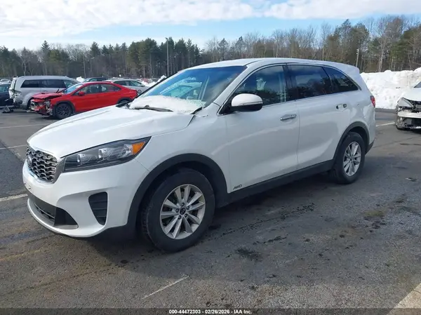 5XYPGDA52KG490160 2019 KIA SORENTO - Image 2