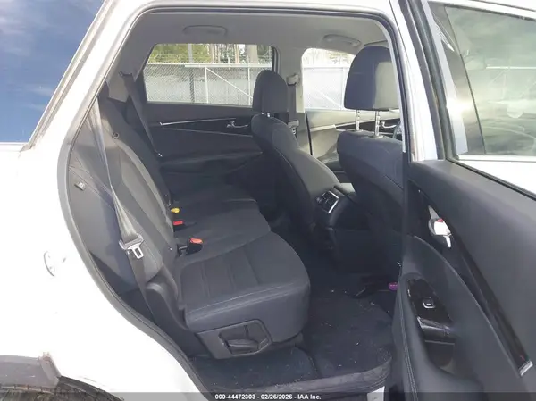 5XYPGDA52KG490160 2019 KIA SORENTO - Image 8