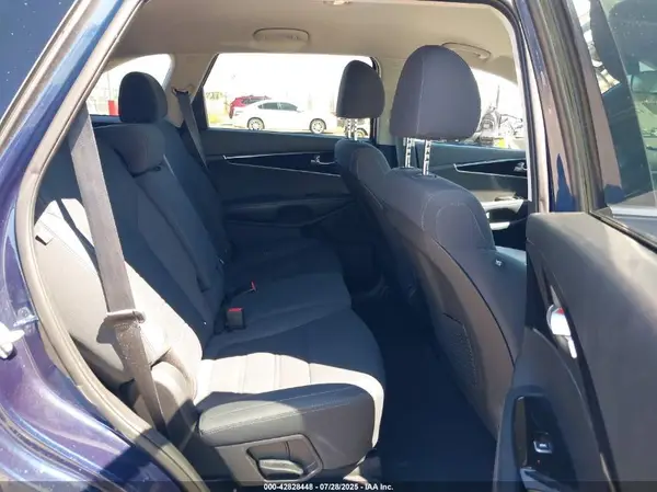 5XYPGDA52KG492412 2019 KIA SORENTO - Image 8