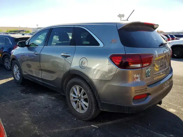 5XYPGDA52KG492863 2019 KIA SORENTO - Image 2