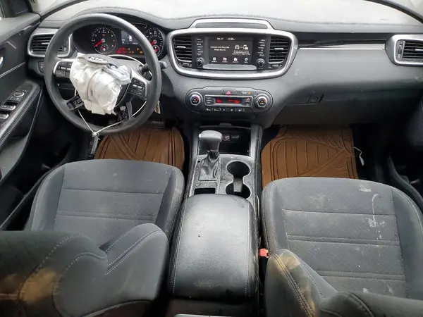 5XYPGDA52KG521018 2019 KIA SORENTO - Image 8