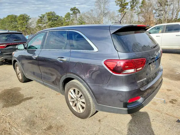 5XYPGDA52KG522136 2019 KIA SORENTO - Image 2