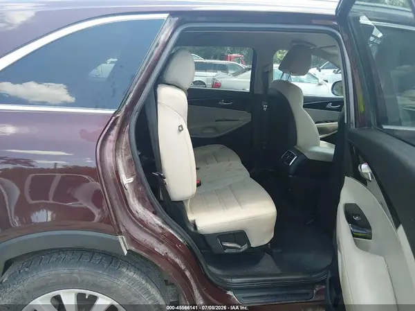 5XYPGDA52KG526266 2019 KIA SORENTO - Image 8