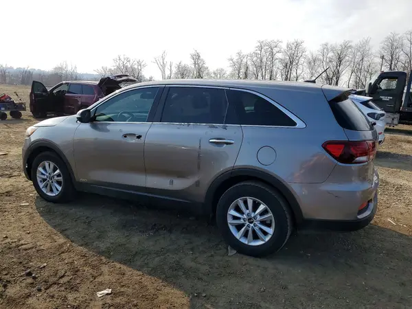 5XYPGDA52KG530365 2019 KIA SORENTO - Image 2