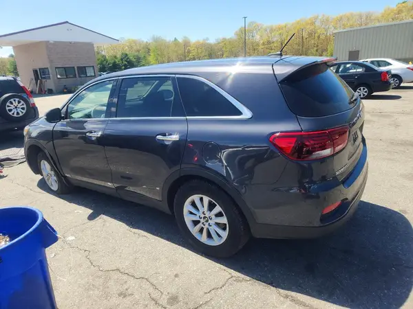 5XYPGDA52KG544637 2019 KIA SORENTO - Image 2