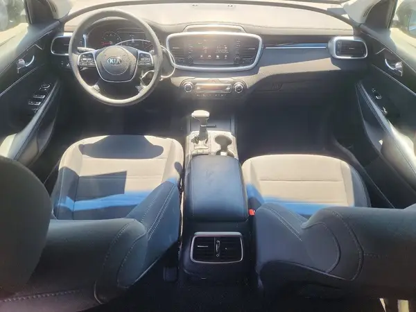5XYPGDA52KG544637 2019 KIA SORENTO - Image 8