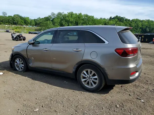 5XYPGDA52KG545030 2019 KIA SORENTO - Image 2