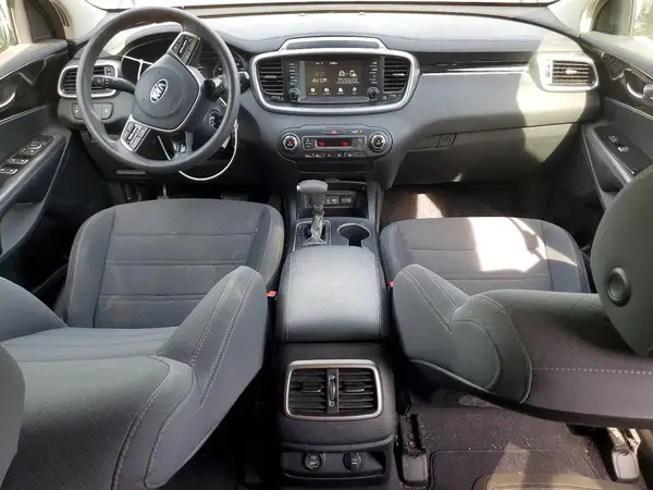 5XYPGDA52KG545030 2019 KIA SORENTO - Image 8