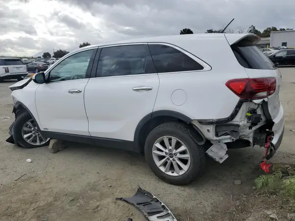 5XYPGDA52KG560725 2019 KIA SORENTO - Image 2
