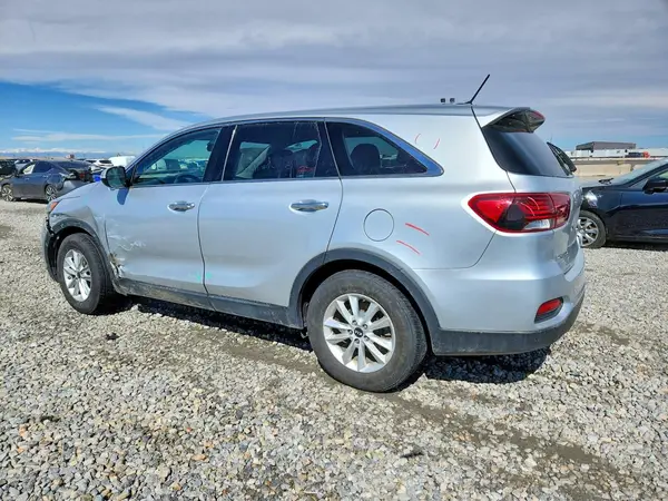 5XYPGDA52KG561065 2019 KIA SORENTO - Image 2