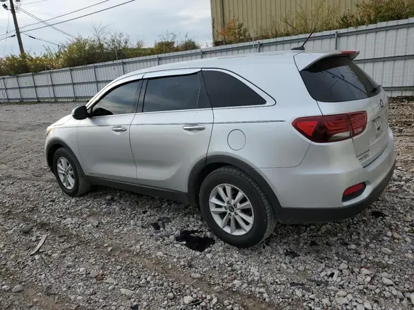 5XYPGDA52KG561082 2019 KIA SORENTO - Image 2